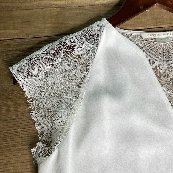 Cooper and Ella white blouse with lace style details.  Excellent condition. XS - Picture 3 of 5